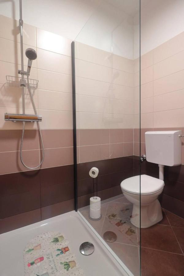 Apartman Studio Pesja Omišalj Esterno foto