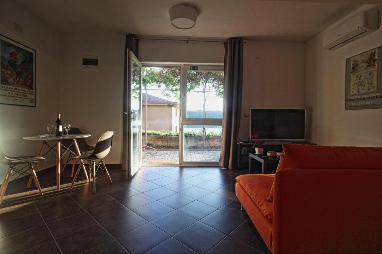 Apartman Studio Pesja Omišalj Esterno foto