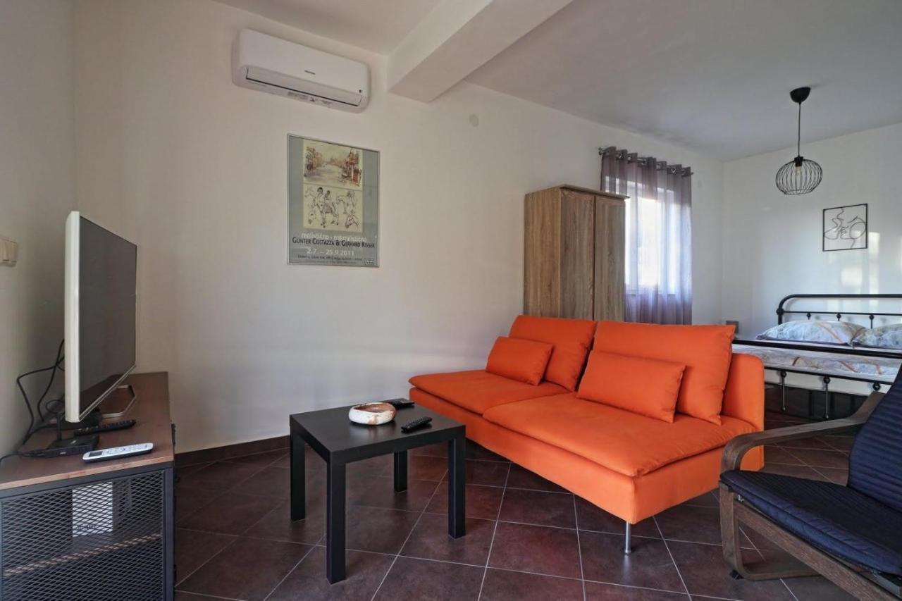 Apartman Studio Pesja Omišalj Esterno foto